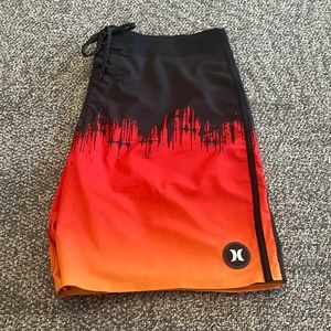 Hurley - PHANTOM+ TAILGATE RENEGADE BOARDSHORTS 18" - Size 34